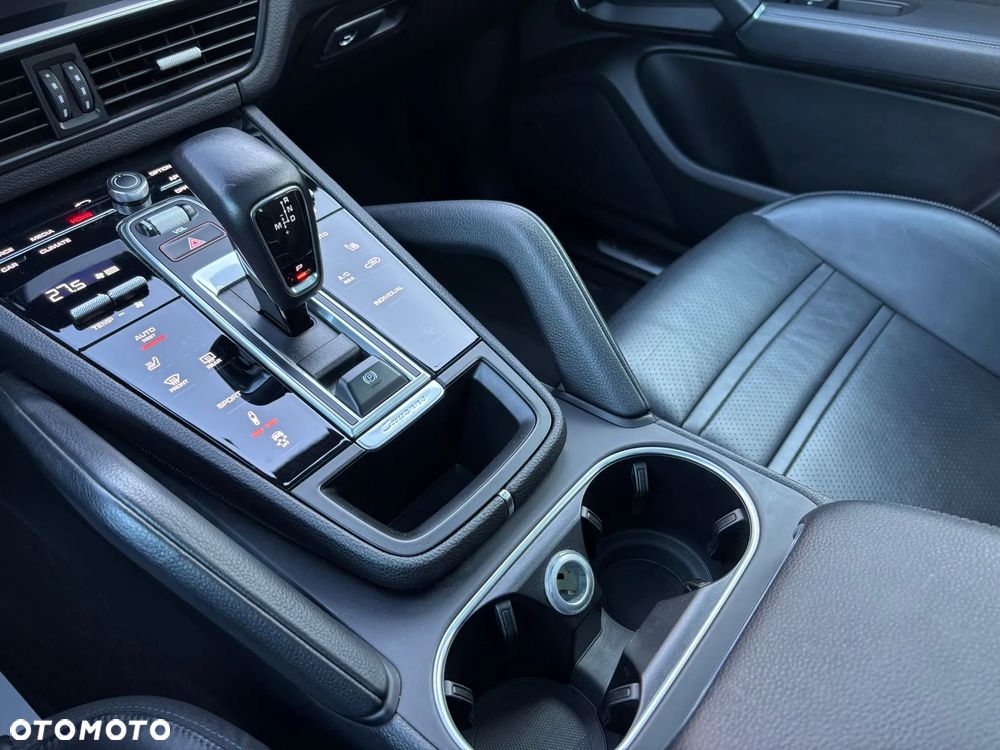 Porsche Cayenne Platinum Edition - 28