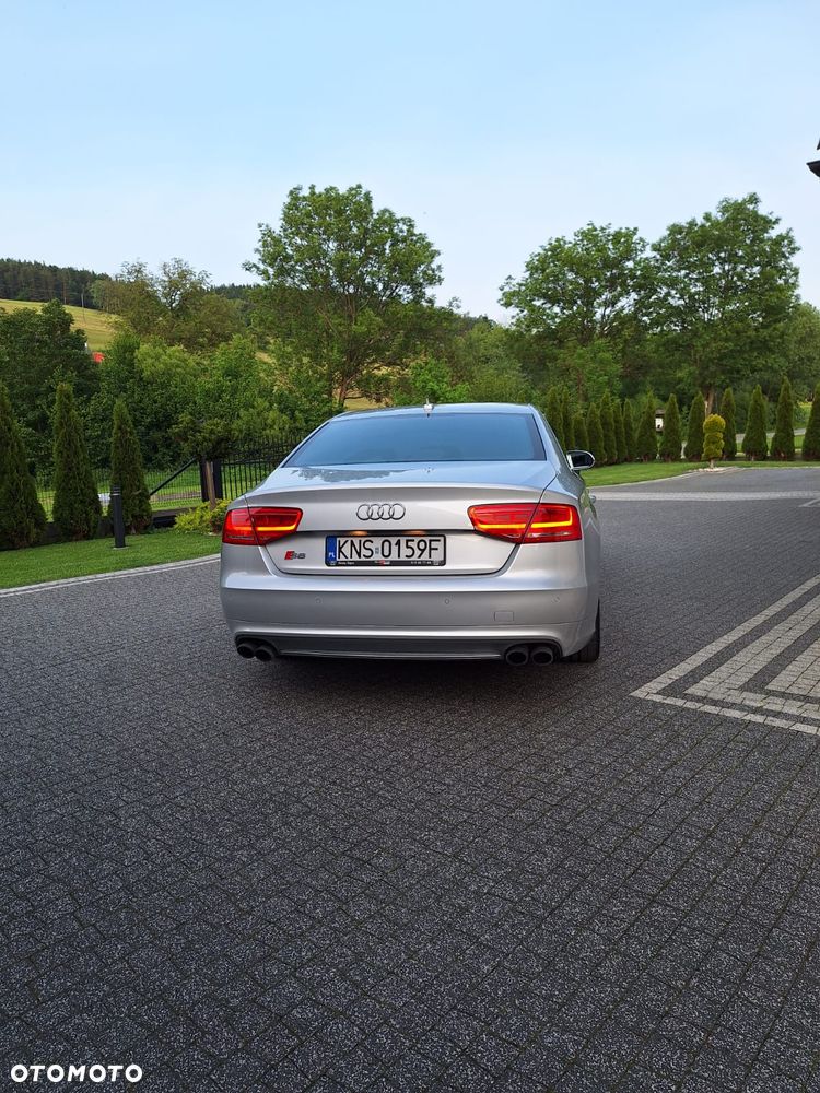 Audi S8 - 6