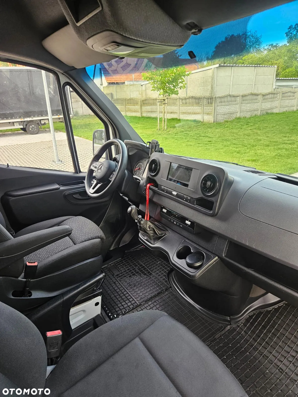Mercedes-Benz Sprinter - 9