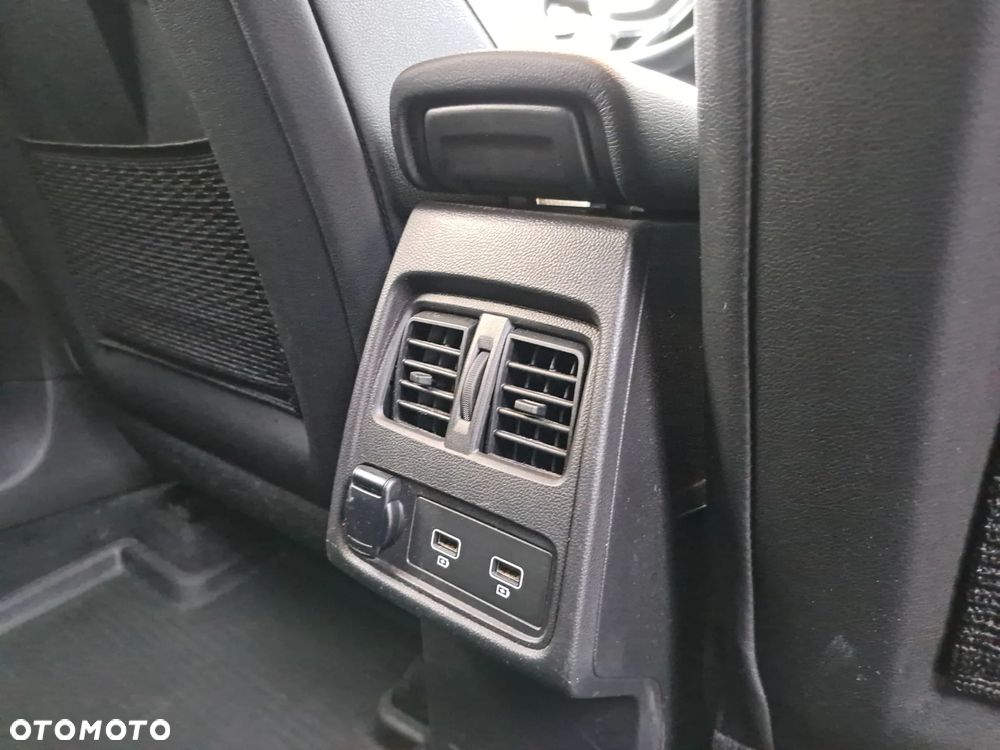 Renault Captur 1.6 E-TECH Plug-In Intens - 24