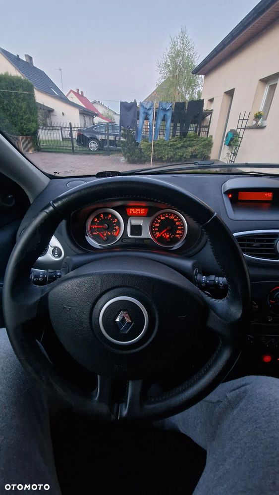 Renault Clio 1.2 16V 75 Dynamique - 3