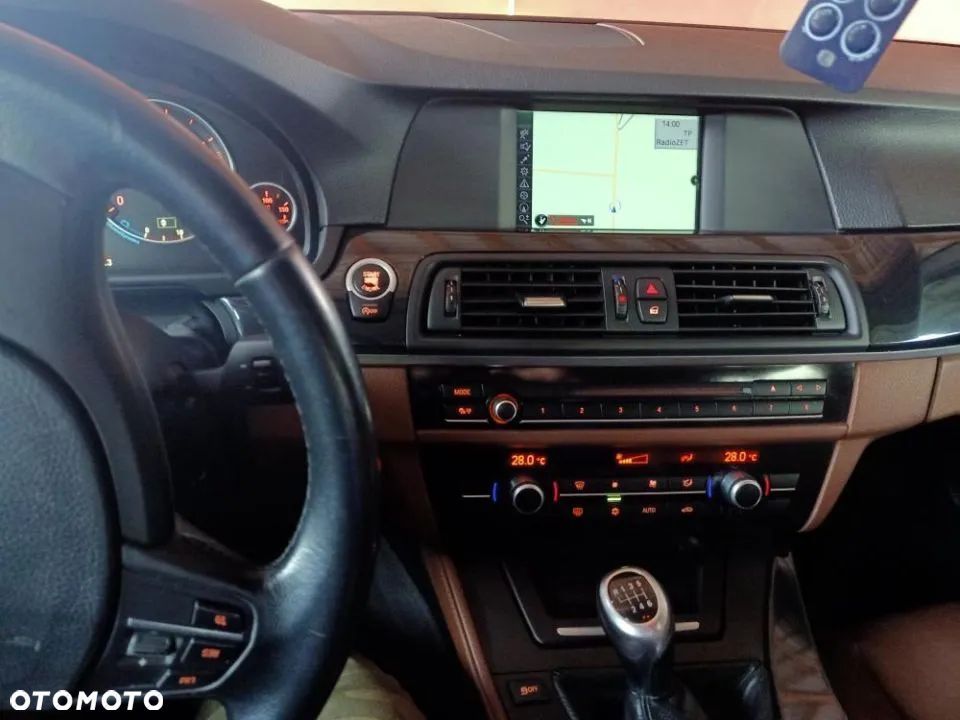BMW Seria 5 520d Touring - 12