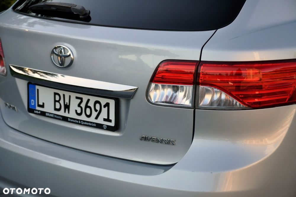 Toyota Avensis - 16