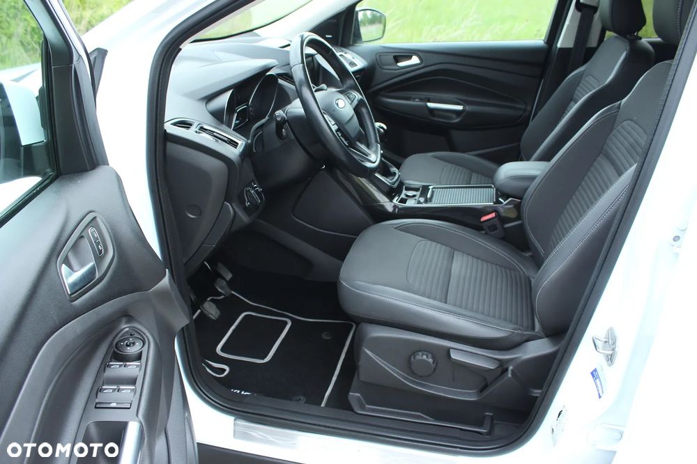 Ford Kuga 2.0 TDCi 4x2 Titanium - 26