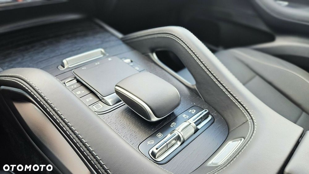 Mercedes-Benz GLS - 30