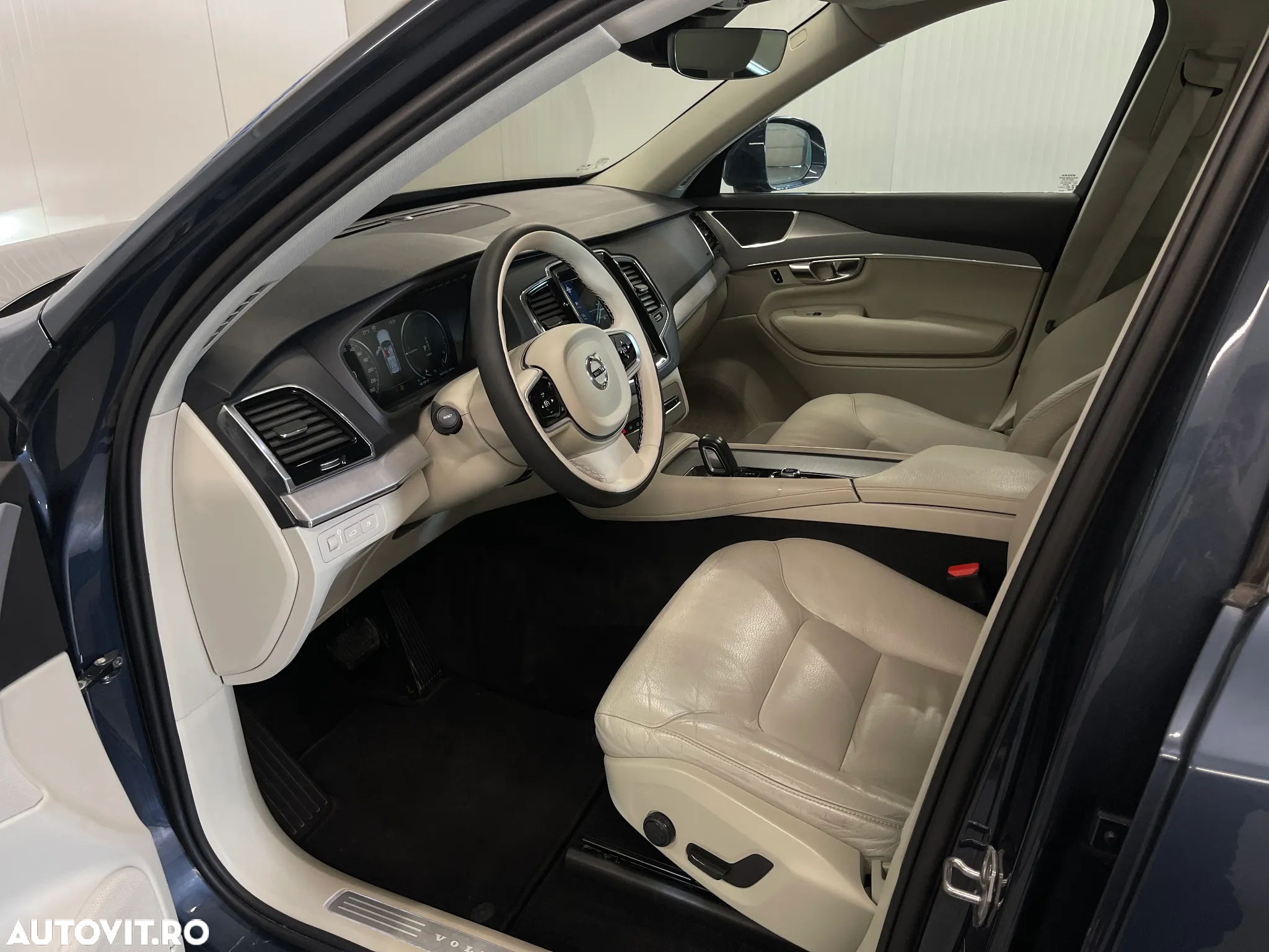 Volvo XC 90 T8 eAWD Momentum Pro - 5
