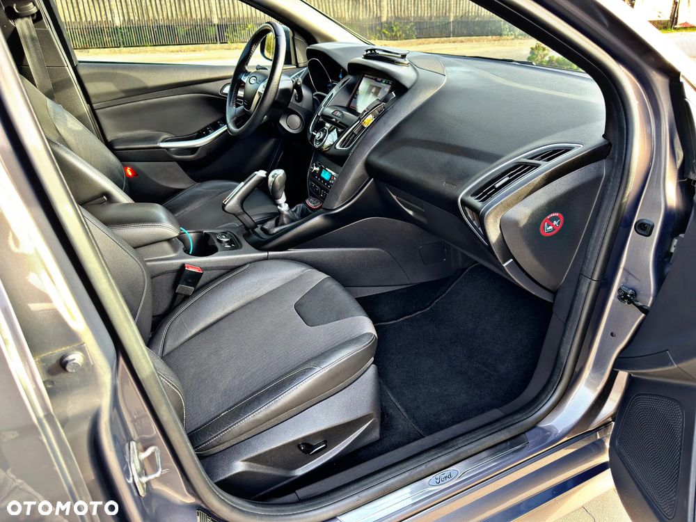 Ford Focus 1.6 EcoBoost Titanium - 29
