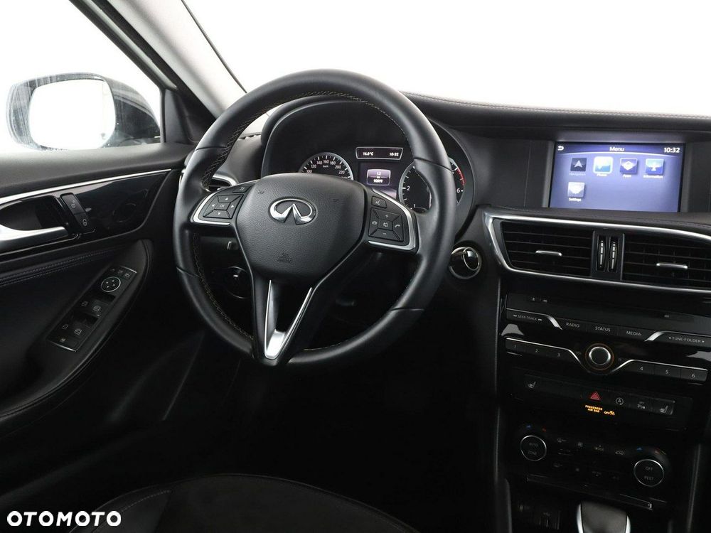 Infiniti Q30 1.5d DCT Premium - 16