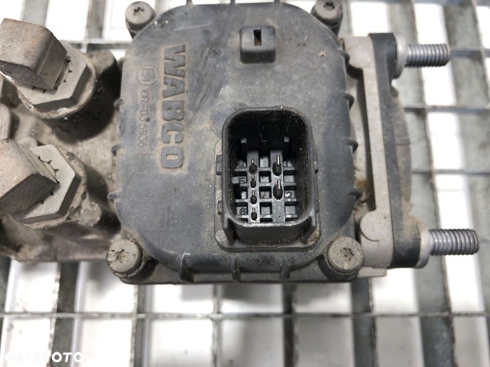 ZAWÓR GŁÓWNY HAMULCA  DAF XF 2012 - 2022 FT 460 340 kW [462 KM] 4x2 2012 10R-035936 - 4