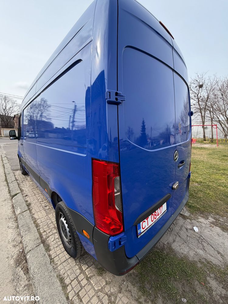 Mercedes-Benz Sprinter - 4