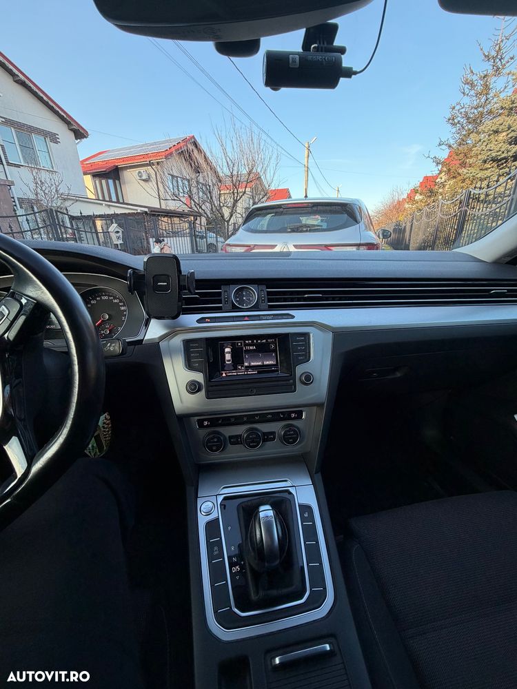 Volkswagen Passat 2.0 TDI DSG Comfortline - 12