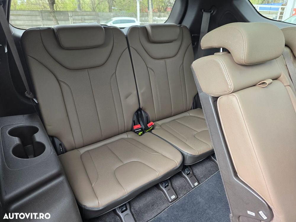 Hyundai Santa Fe 2.2 CRDi 4WD Automatik SEVEN Premium - 19