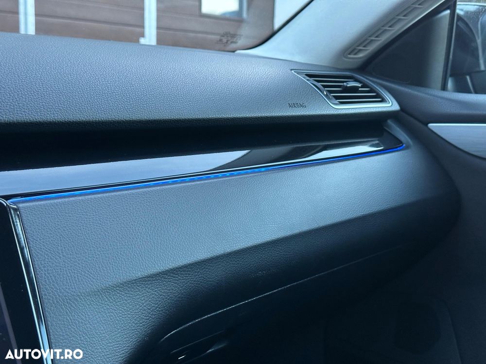 Volkswagen Passat CC 2.0 Blue TDI Individual - 29