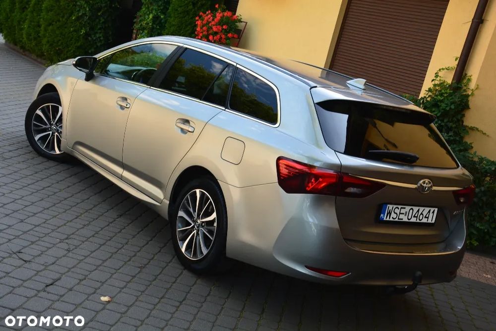 Toyota Avensis 1.8 Premium - 3