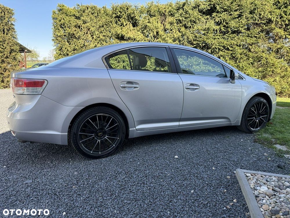 Toyota Avensis 1.8 Style - 20