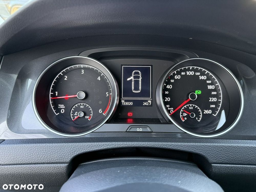 Volkswagen Golf - 20