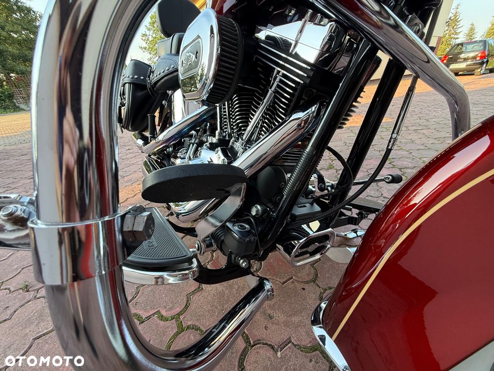 Harley-Davidson Softail Heritage Classic - 35