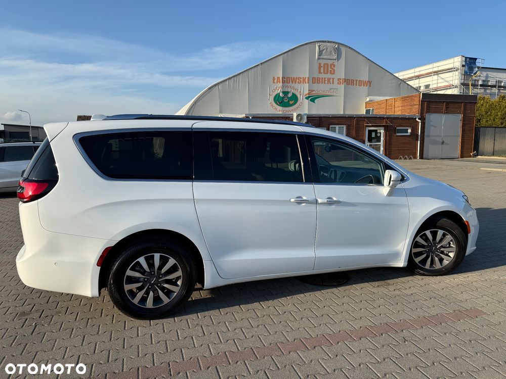Chrysler Pacifica - 15