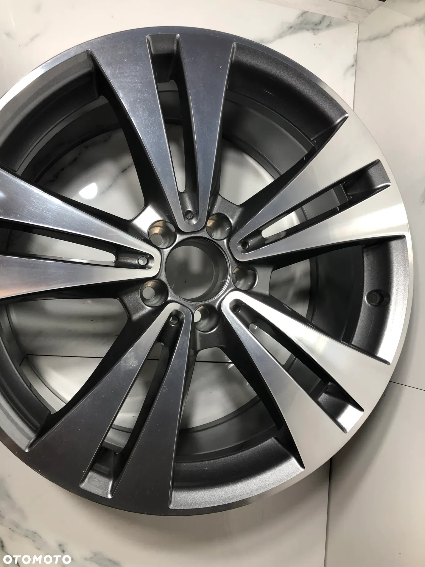 Felga aluminiowa Mercedes Benz CLS W218  8.5 J x 19 cali 5x112 ET 34  A2184010900 POTESTOWA MINIMALNY PRZEBIEG - 3