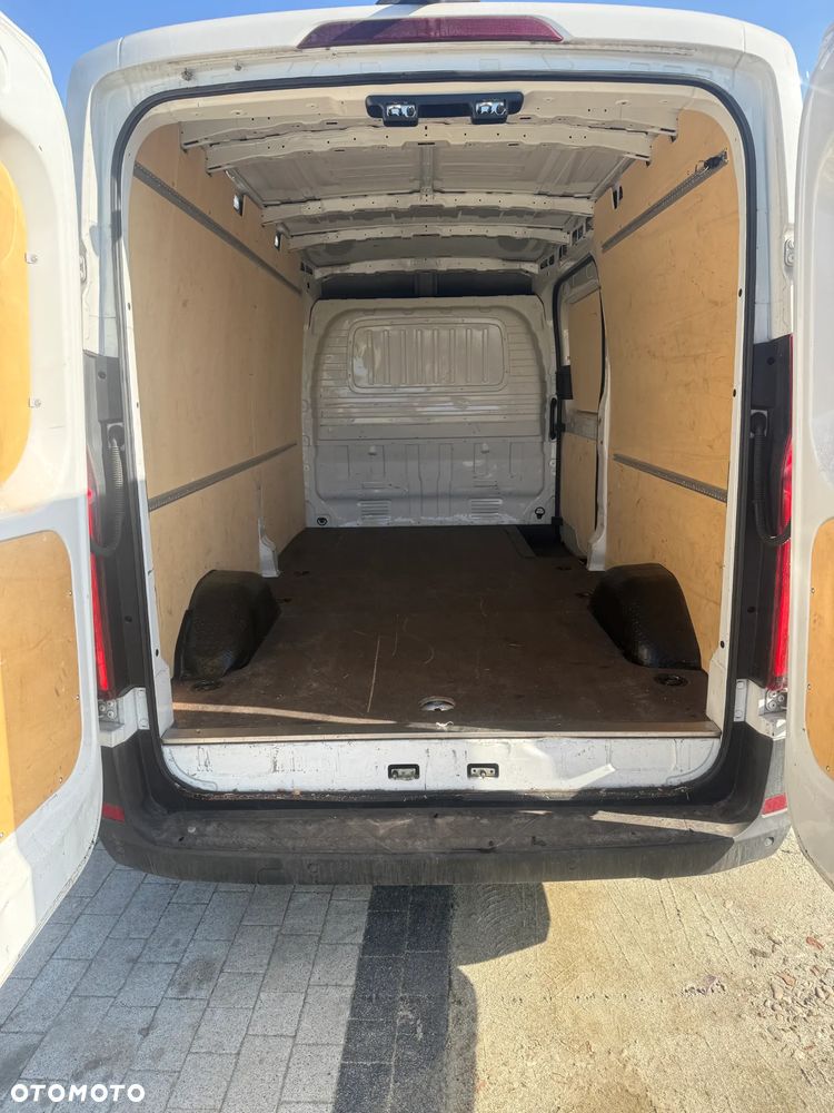 Maxus DELIVER 9 - 8
