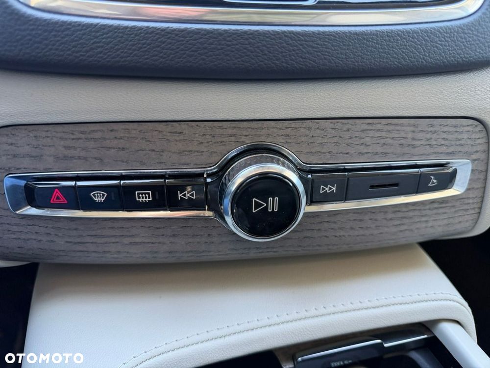 Volvo XC 90 - 36