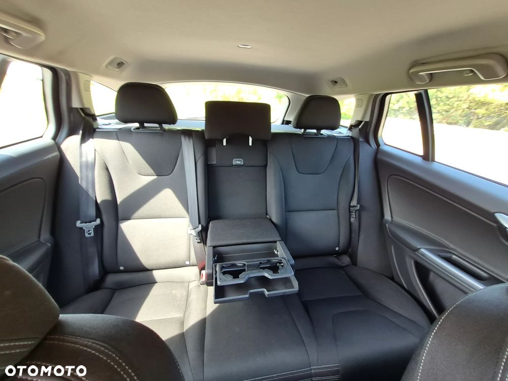 Volvo V60 D2 Drive-E Dynamic Edition (Kinetic) - 7