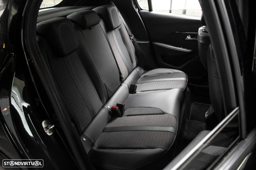 Peugeot e-208 Allure - 30