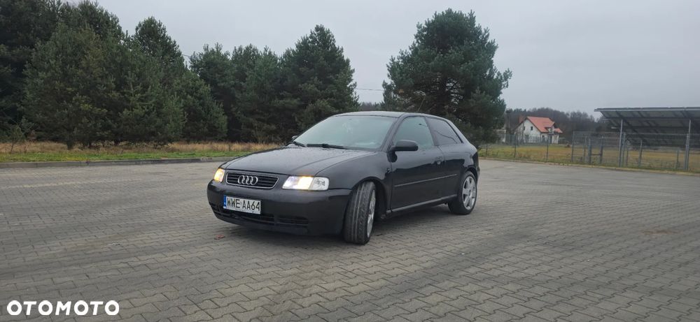 Audi A3 3-drzwiowe 1.8 Ambiente - 1