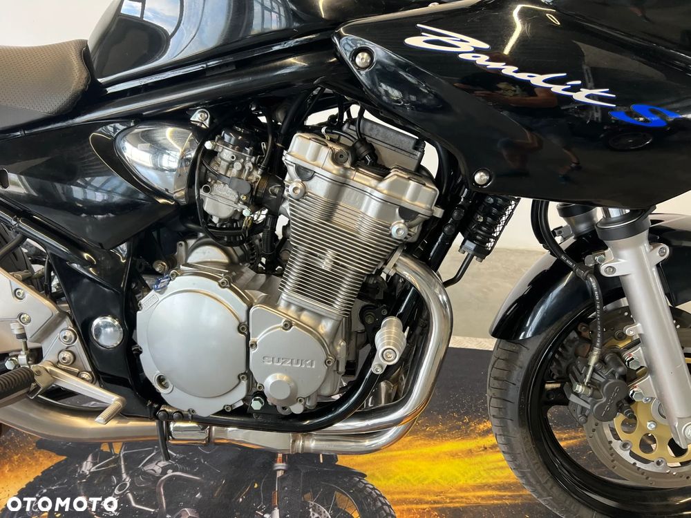 Suzuki Bandit - 24