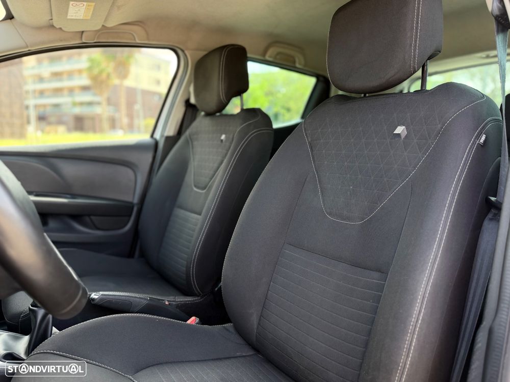 Renault Clio 1.5 dCi Limited EDition - 9