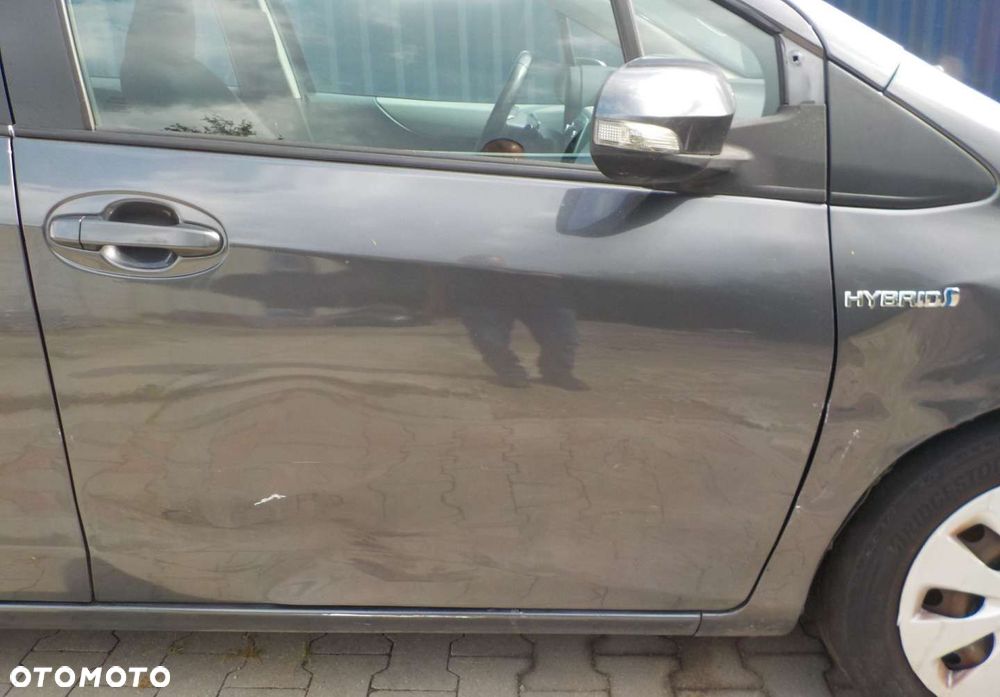 Toyota Yaris Hybrid 100 Dynamic EU6 - 17