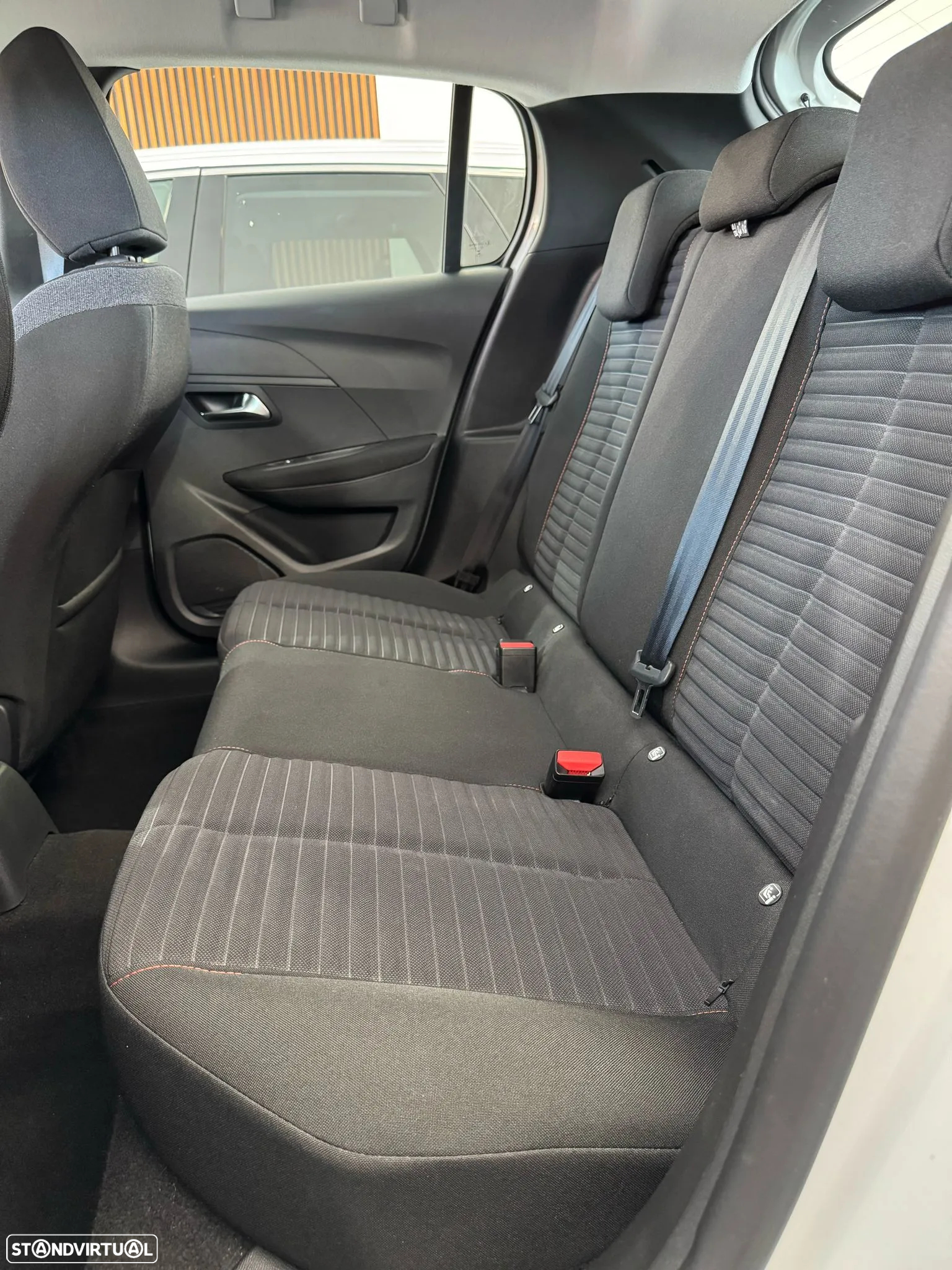 Peugeot 208 1.2 PureTech Active Pack - 12