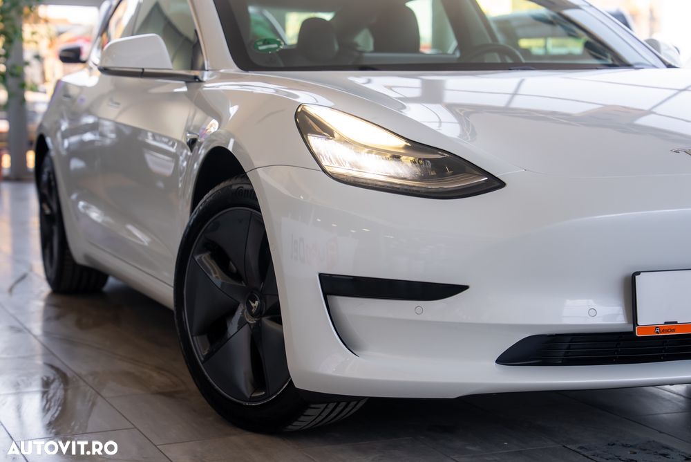 Tesla Model 3 - 6