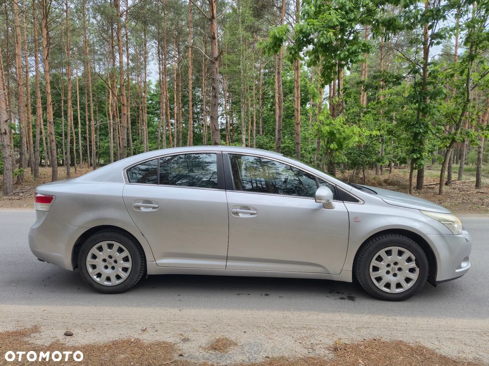 Toyota Avensis 1.8 Luna - 4