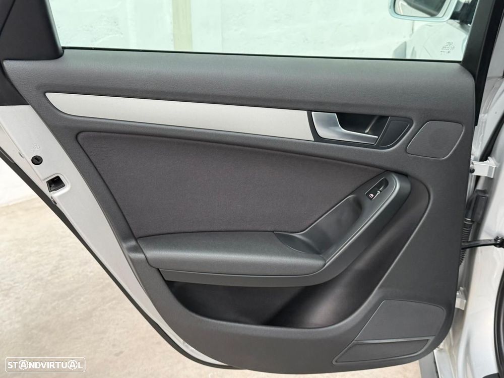 Audi A4 Allroad 2.0 TDI quattro - 32