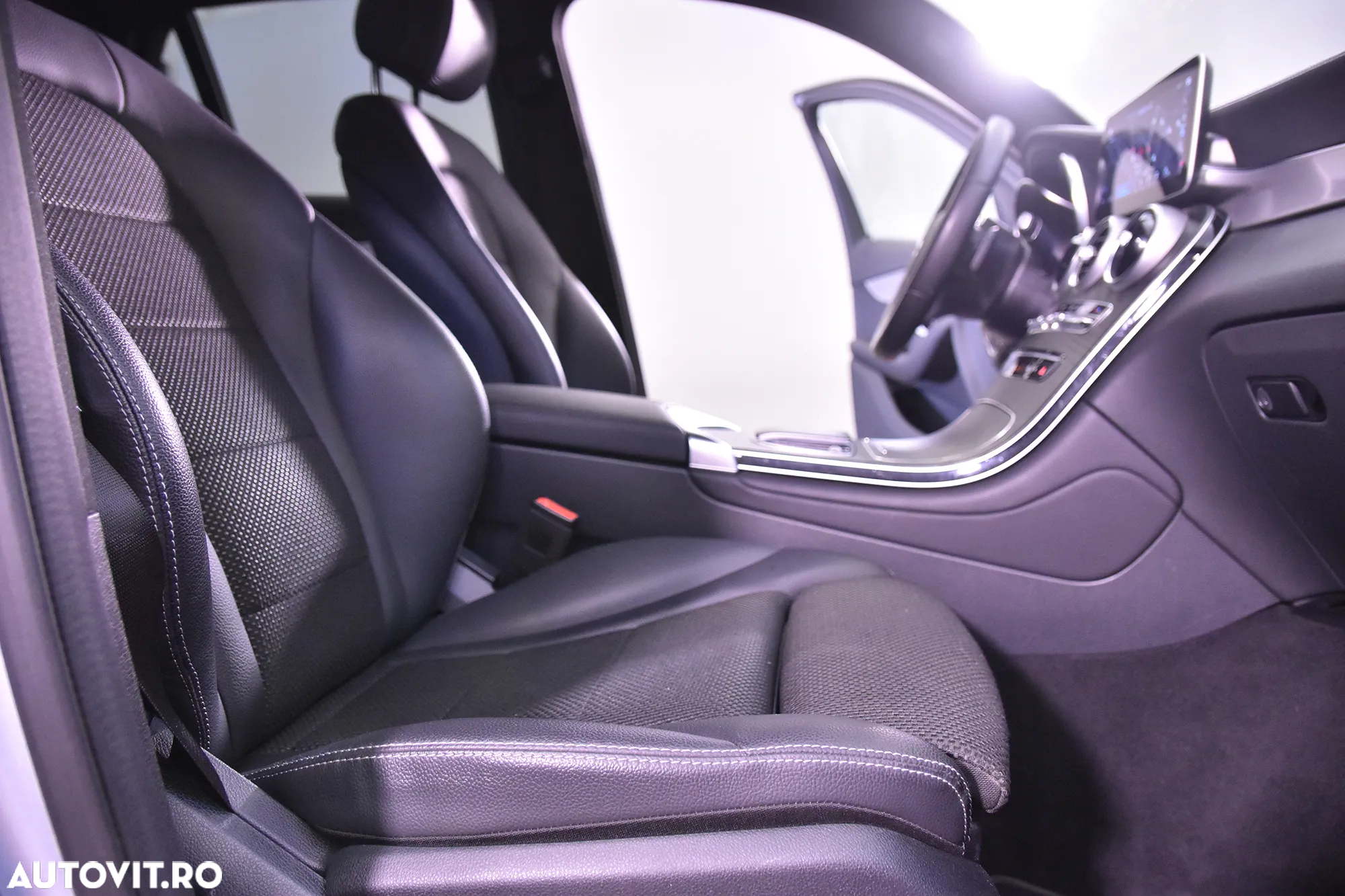 Mercedes-Benz GLC 300 e 4MATIC - 11