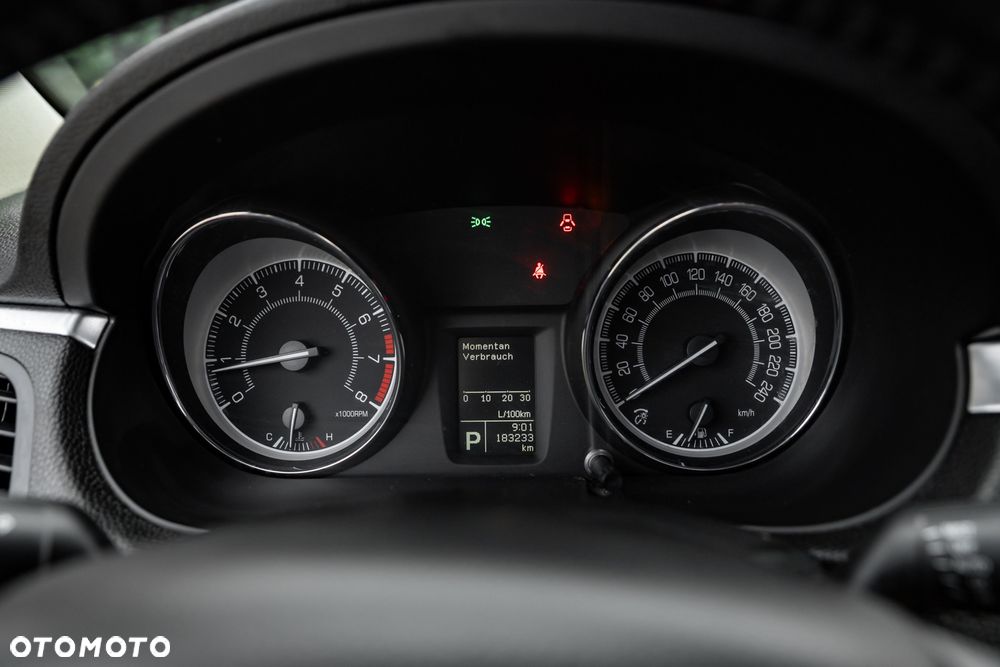 Suzuki Kizashi 2.4 4x4 CVT Sport - 32