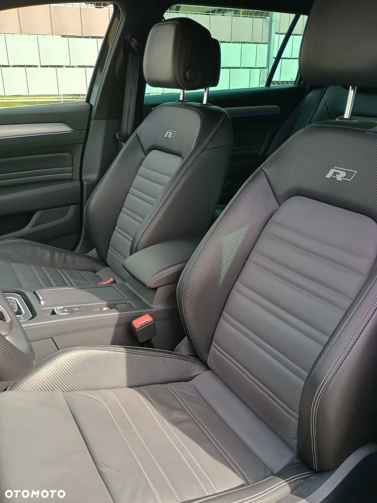 Volkswagen Passat Variant 2.0 TDI SCR DSG Elegance - 12