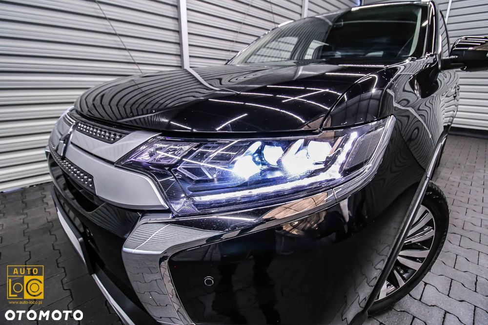 Mitsubishi Outlander 2.0 Instyle Navi 4WD CVT - 36