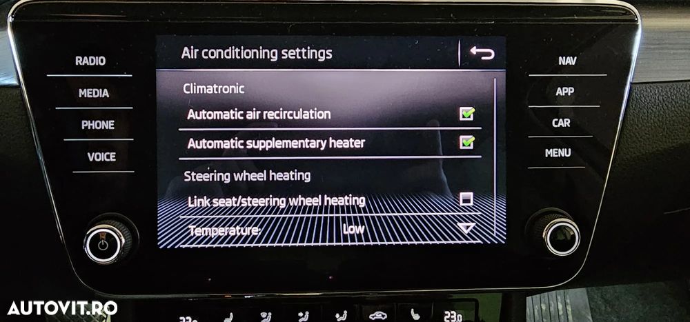 Skoda Superb 2.0 TDI DSG Ambition - 13