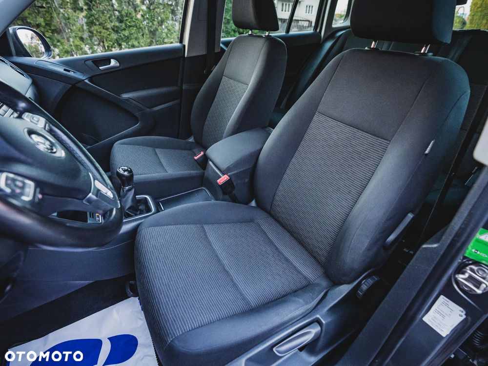 Volkswagen Tiguan 2.0 TDI DPF BlueMotion Technology Lounge Sport & Style - 24