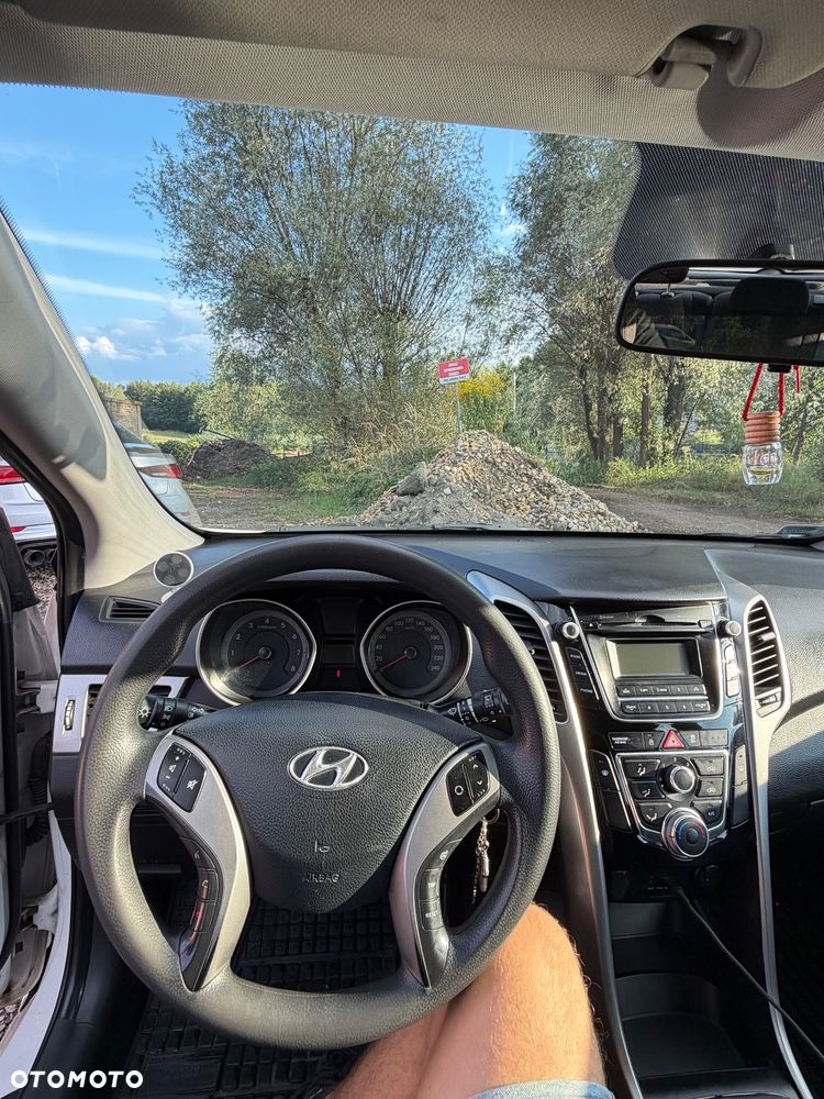 Hyundai i30 1.6 Classic + - 10