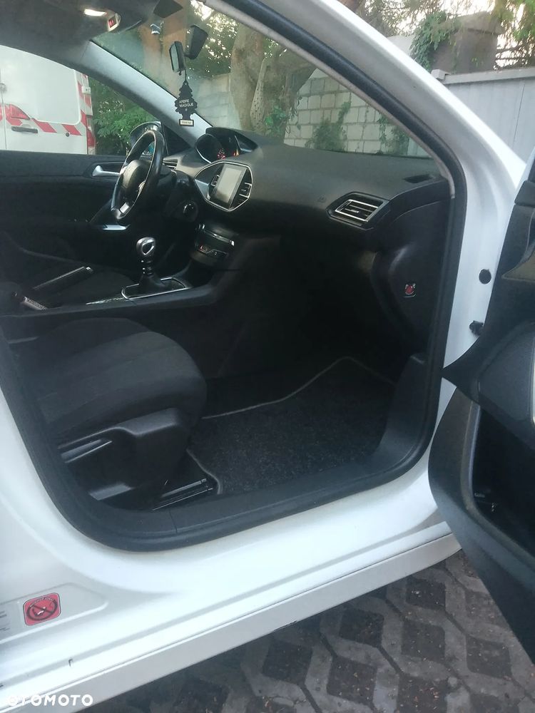 Peugeot 308 e-HDi 115 Stop & Start Allure - 11