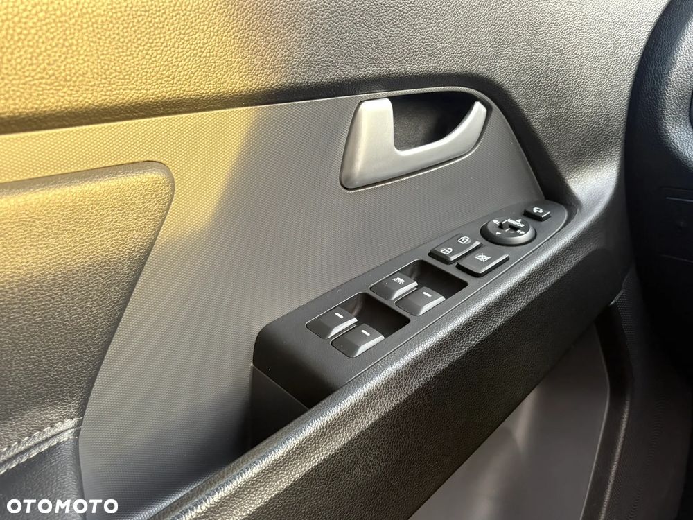 Kia Sportage 2.0 CRDI XL - 14