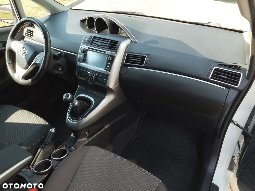 Toyota Verso 1.6 D-4D Active - 16