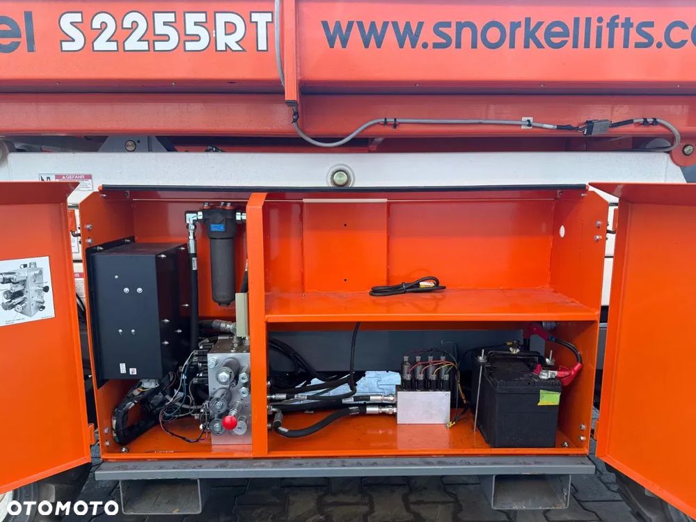 Snorkel S2255RT Podnośnik nożycowy Ruchome rusztowanie 4x4 Diesel 50 mth 420KG Platforma Genie Skyjack - 12