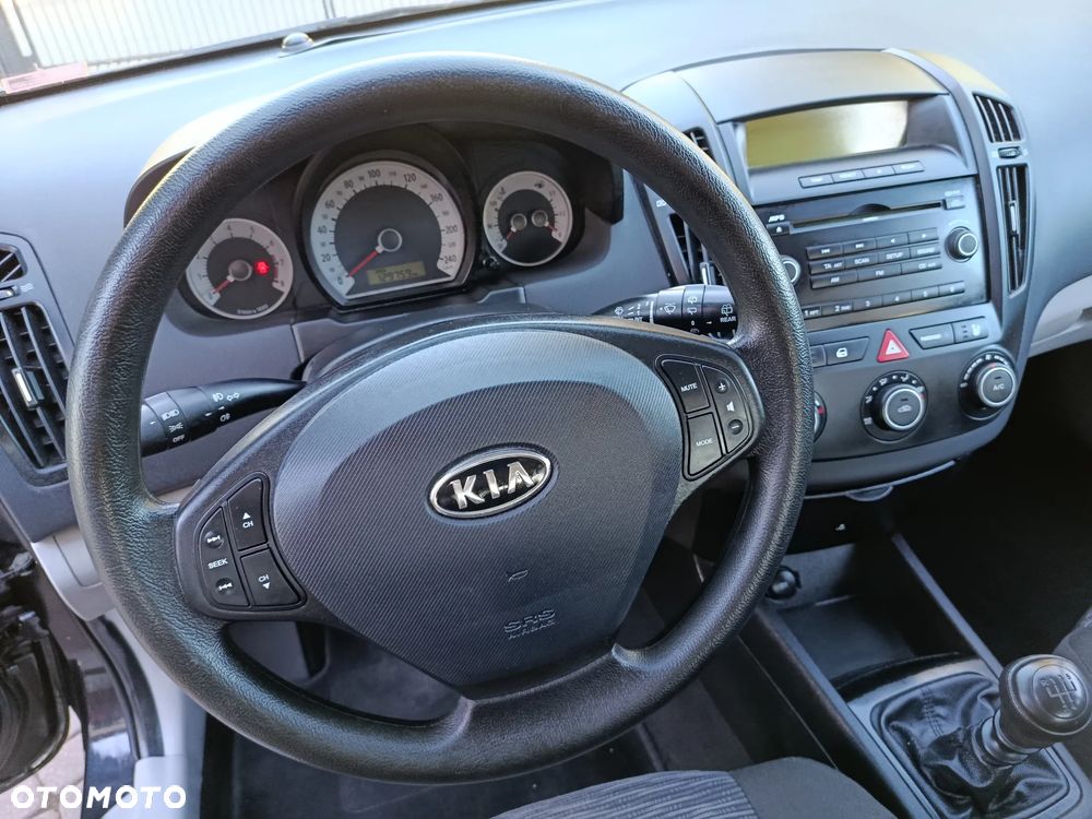 Kia Ceed 1.4 CVVT LX - 37