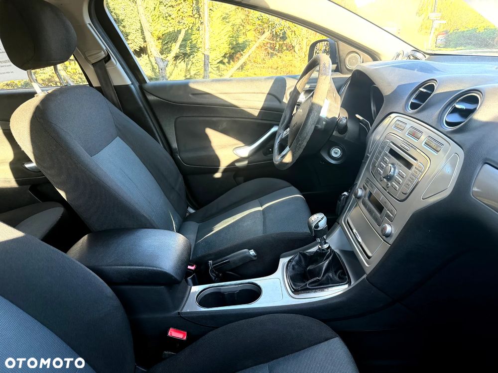 Ford Mondeo 2.0 TDCi Ambiente - 4