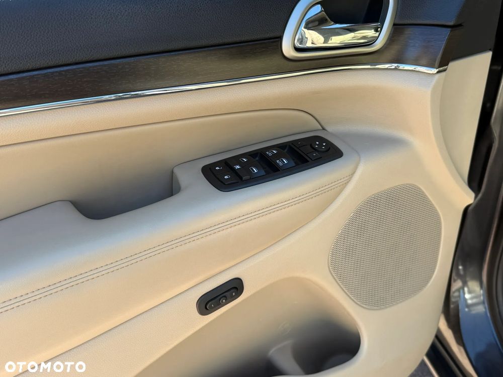 Jeep Grand Cherokee - 10