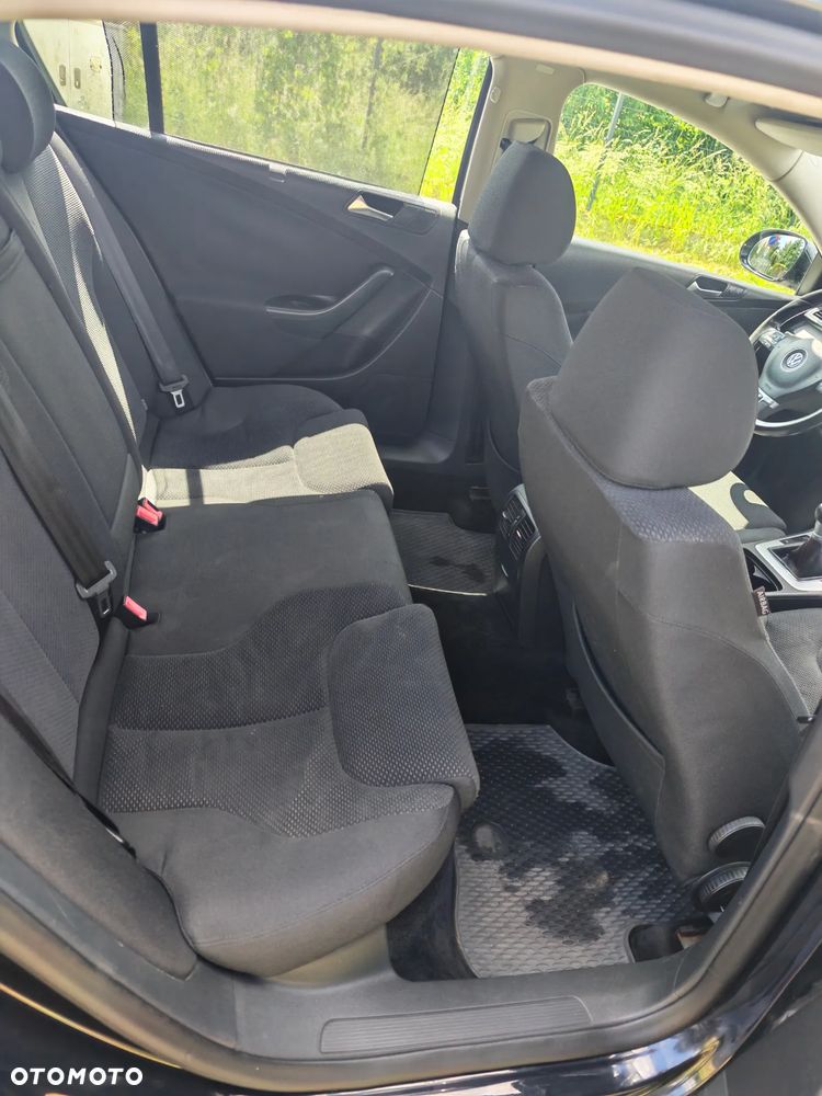 Volkswagen Passat 2.0 TDI Comfortline - 9